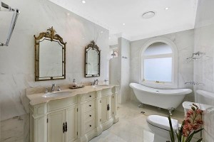 Tanya Bianchi's creative renovation bathroom